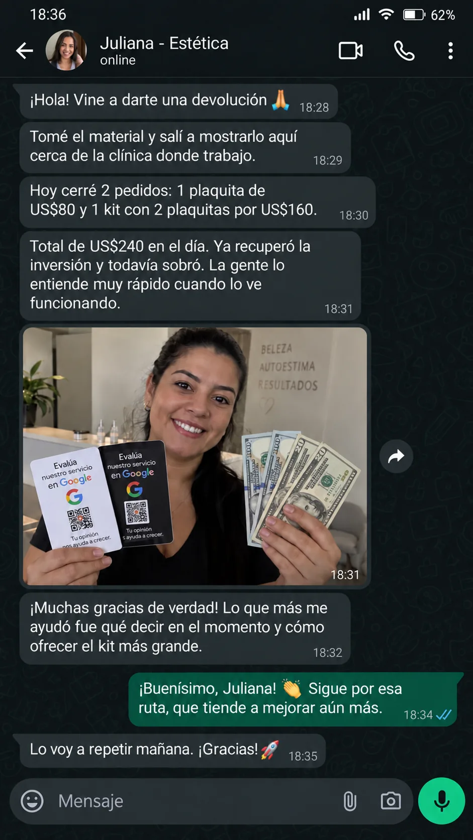 Testimonio de Juliana, del sector de estética, mostrando tarjetas y dinero